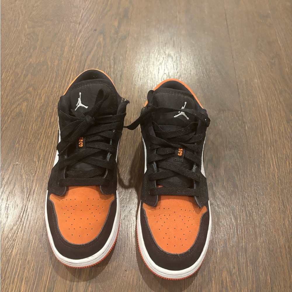 Jordan Sneakers - Kids size 4, men’s size 4, women’s size 6